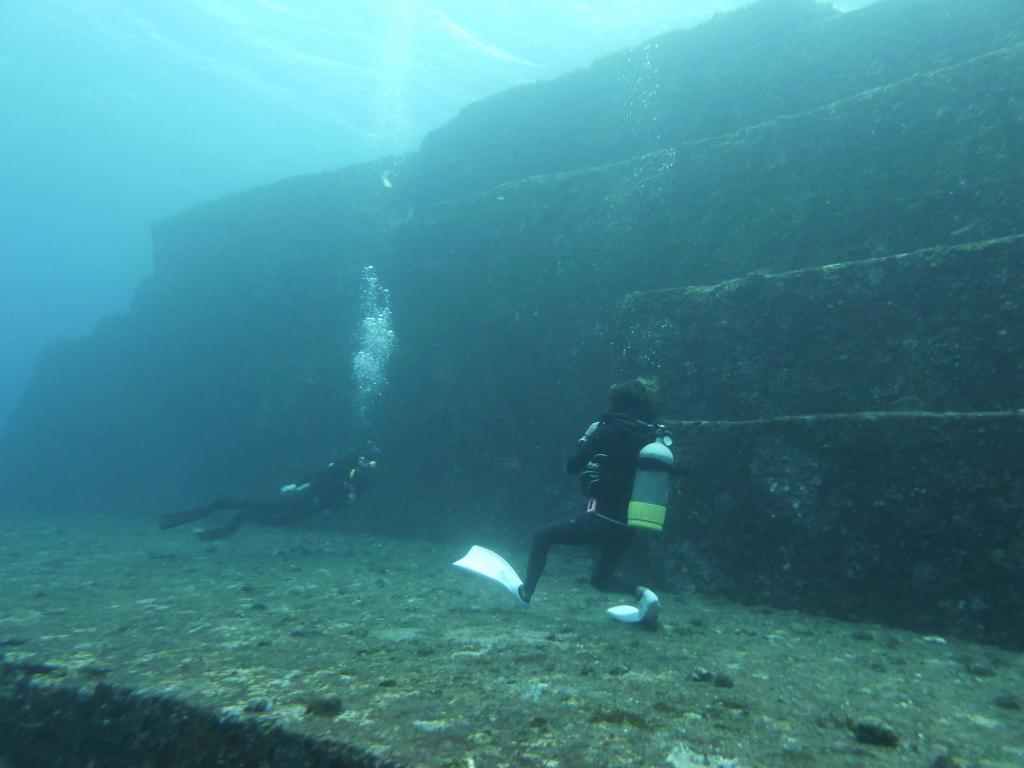 1200 - Yonaguni-Dive1-2-1214 Yonaguni-Dive1-2