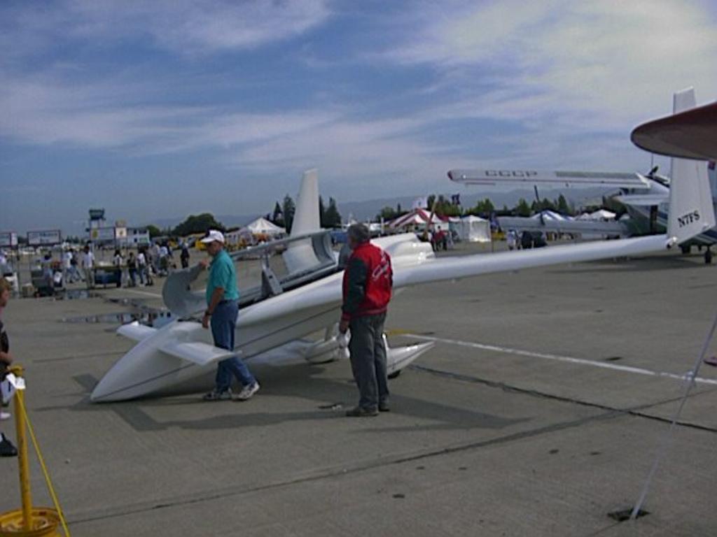 211 - propeller display