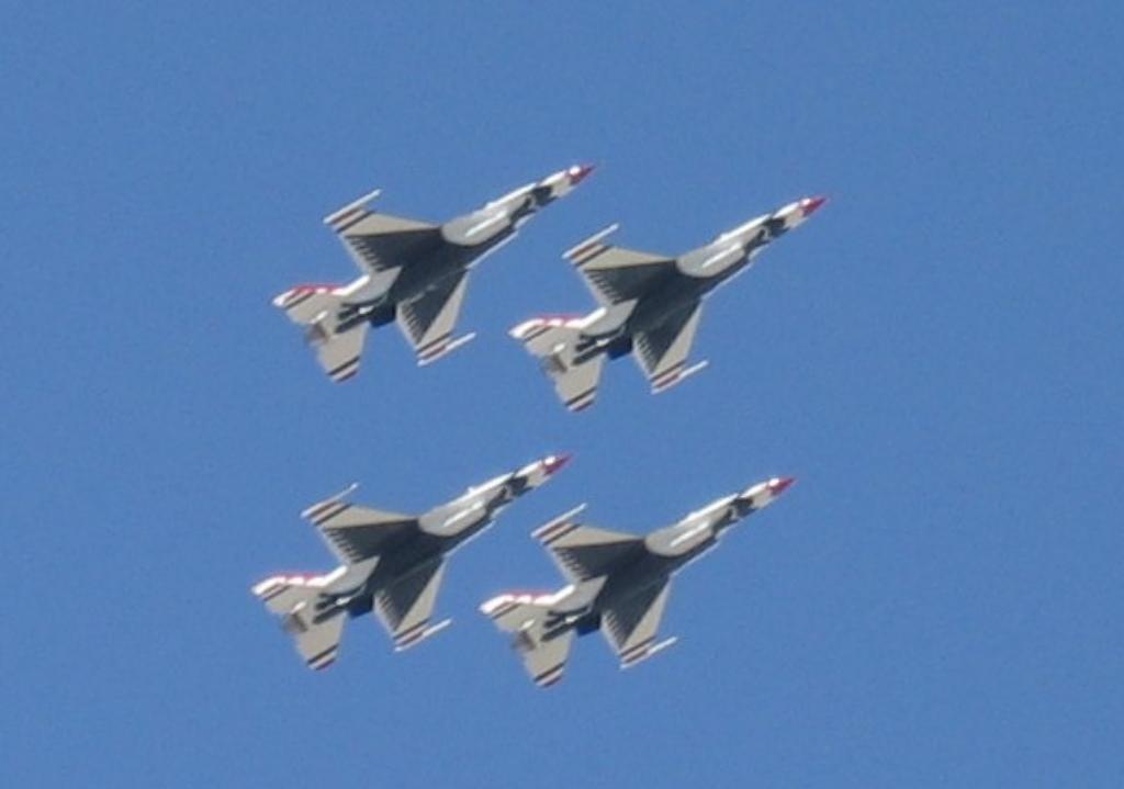 290 - 2004 MoffettAirShow