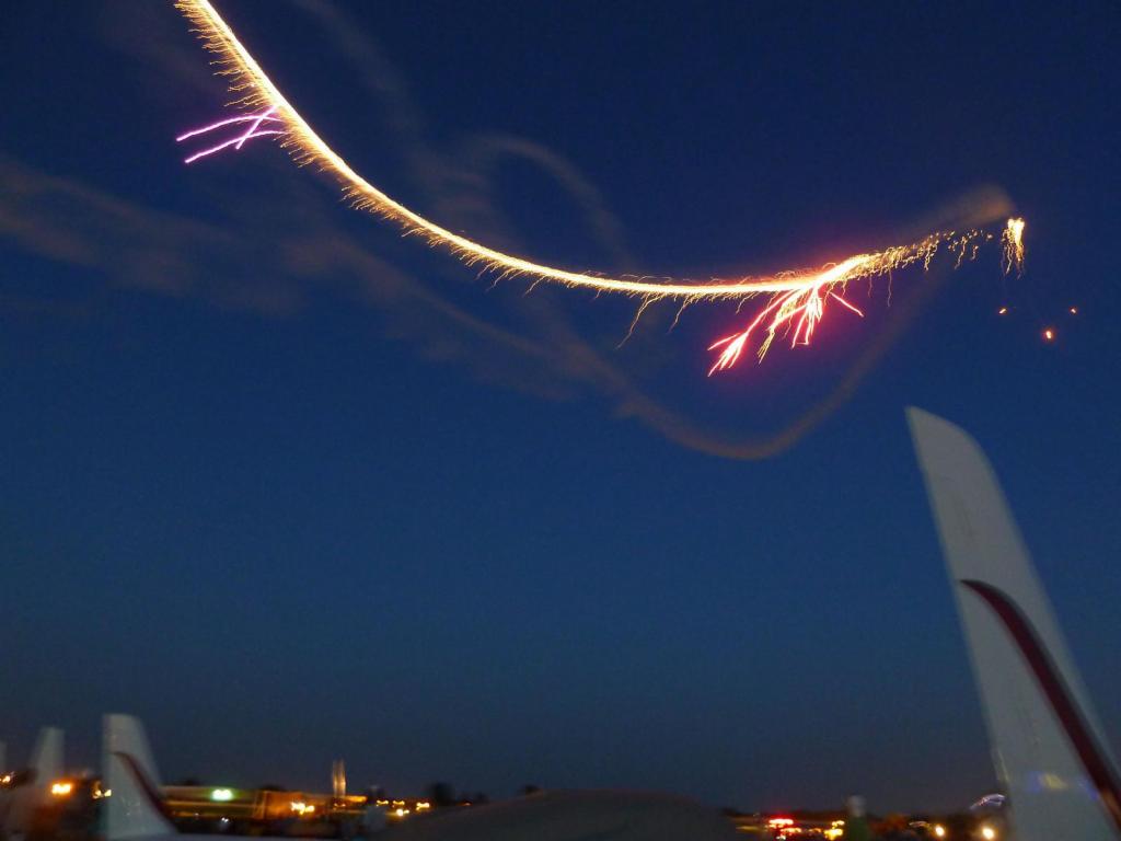 672 - Night Airshow