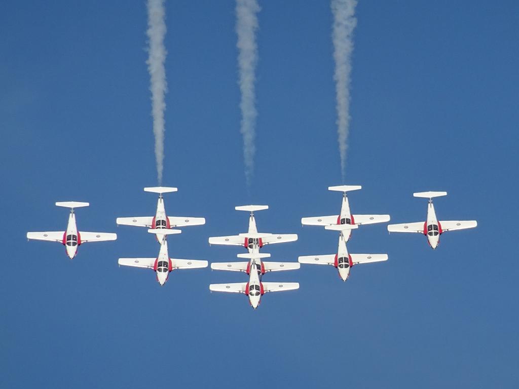 6516 - Airshow Snowbirds