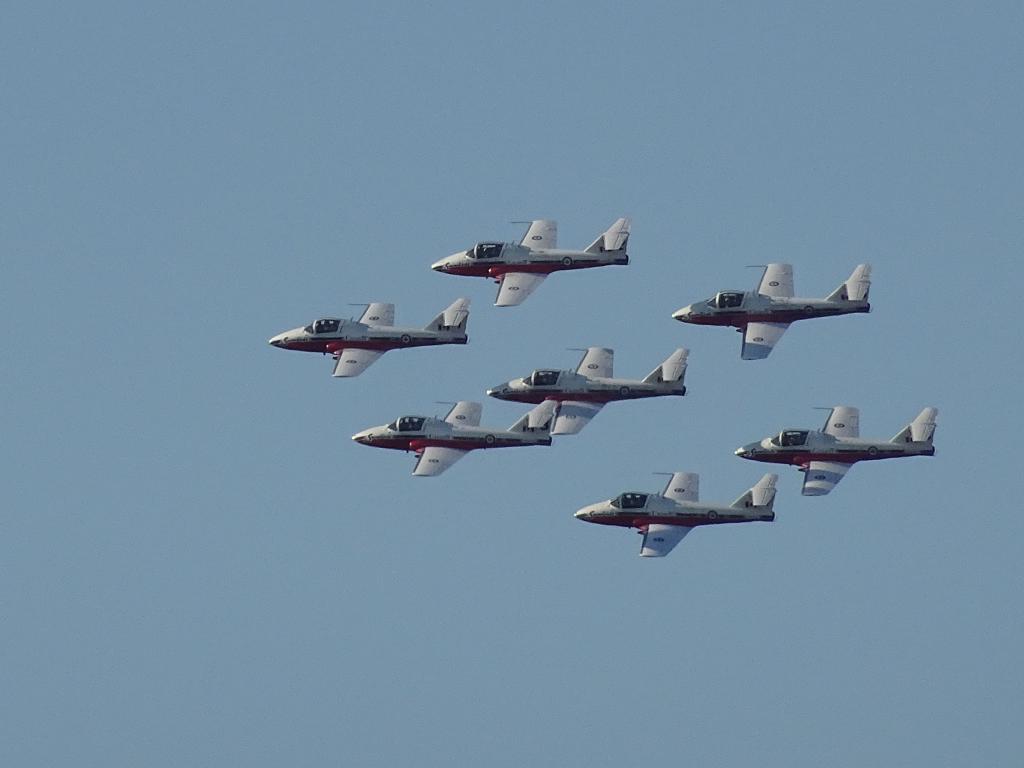 6547 - Airshow Snowbirds