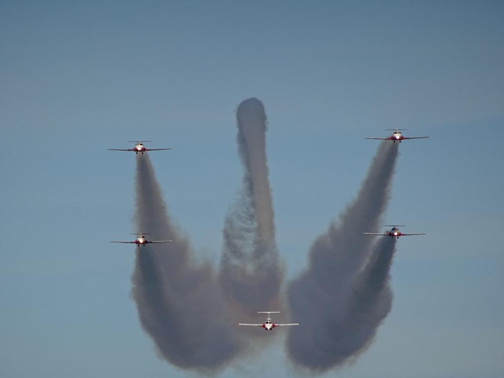 6560 - Airshow Snowbirds