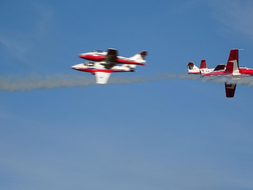 6563 - Airshow Snowbirds