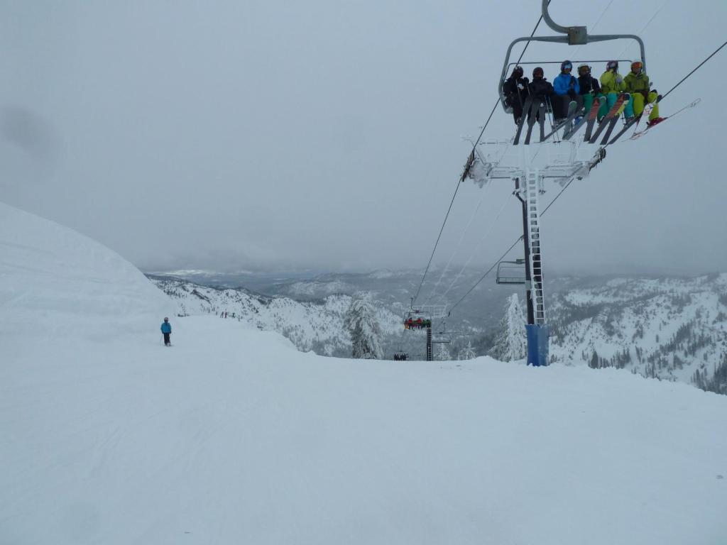 267 - 20120317 Day1 Alpine Meadows