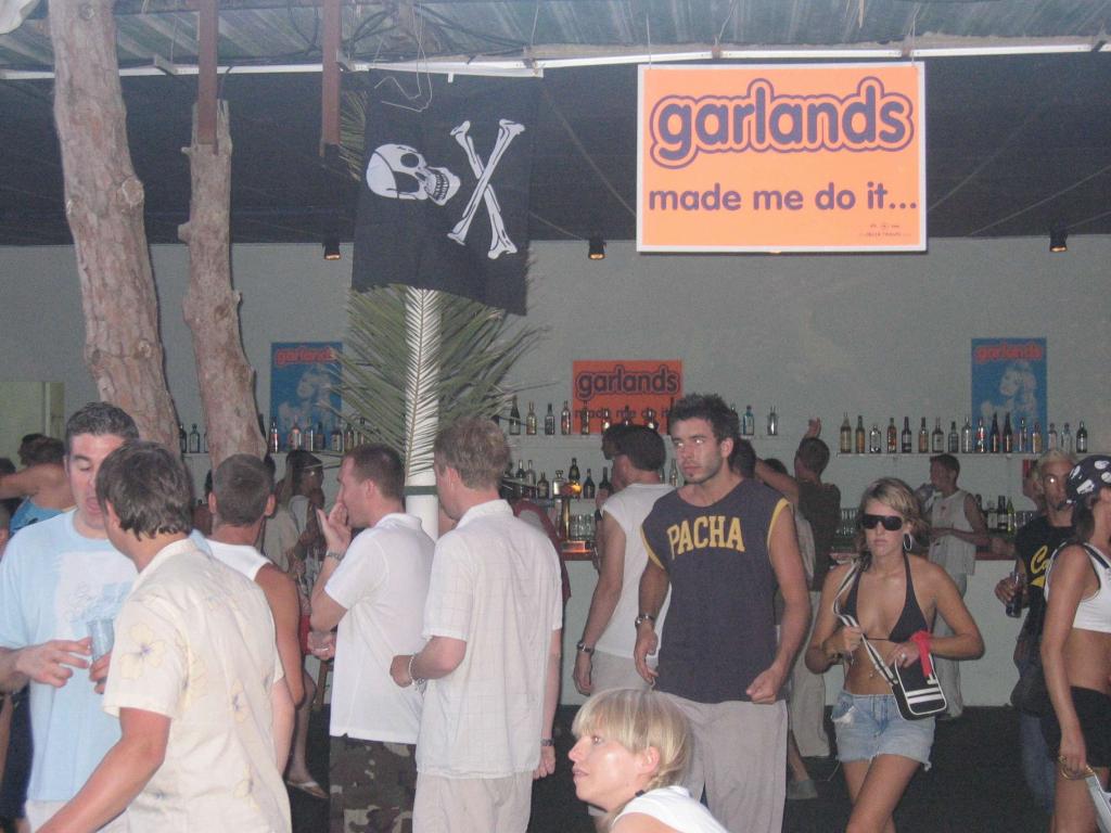 201 - Garlands