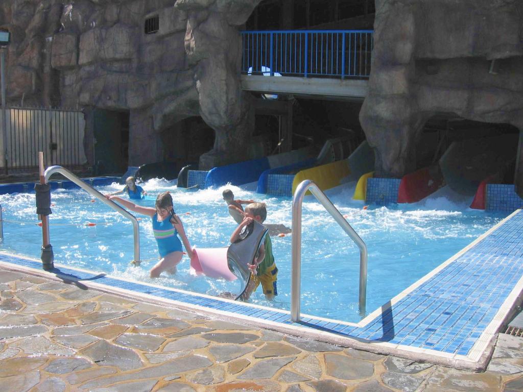 337 - Glenelg Waterslides