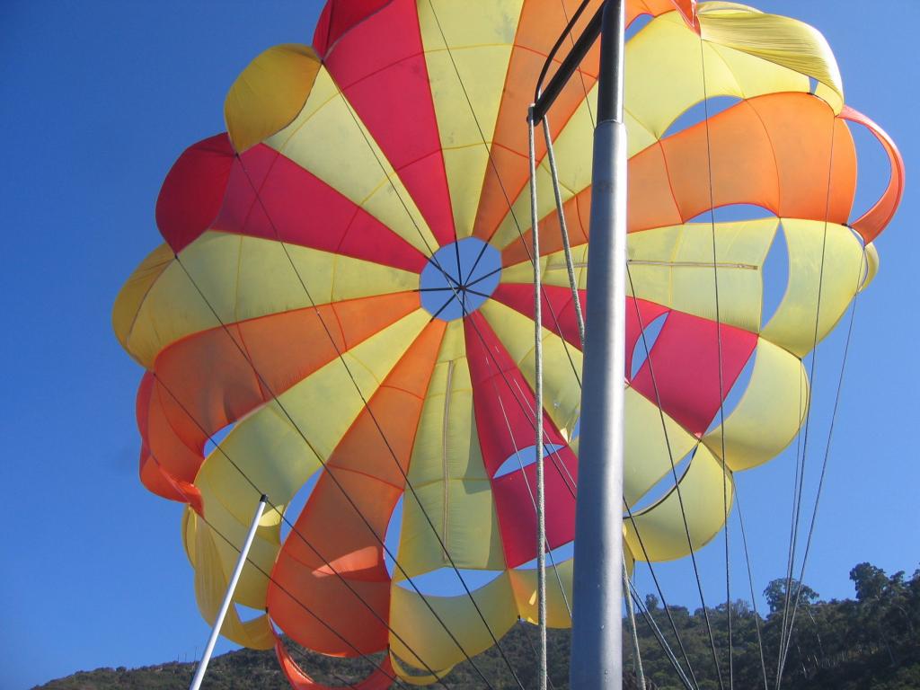 600 - Parasailing