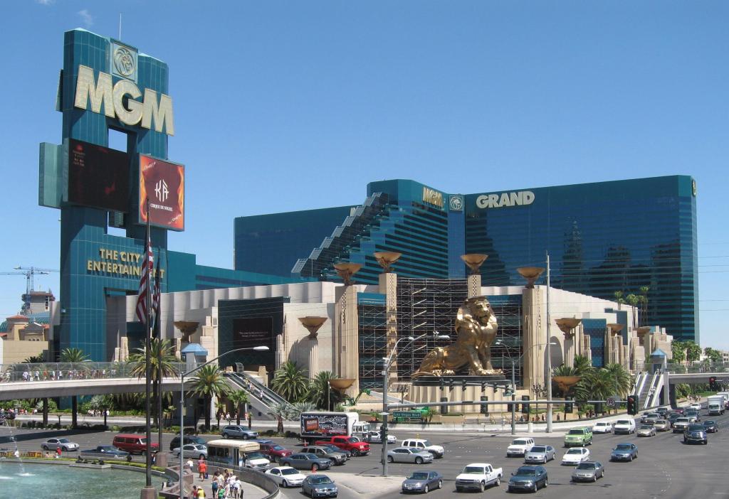 100 - MGM