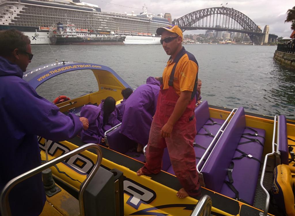 290 - 20140119 Sydney Jetboat-Glass