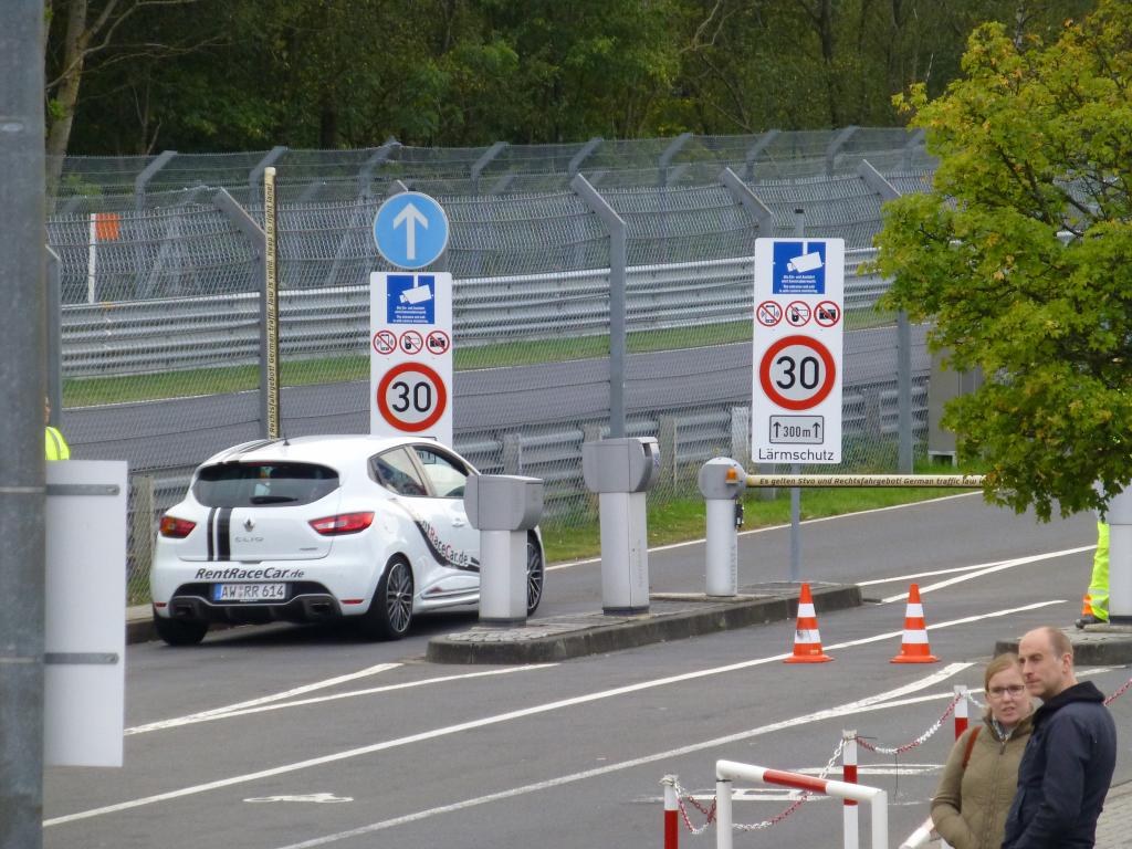 302 - 20160919 Nurburgring Open Track Jen