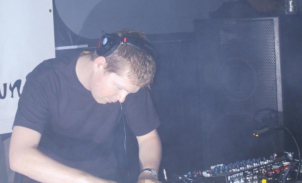 211 - Digweed