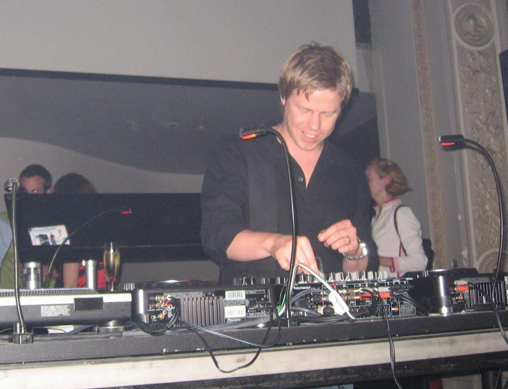 113 - Ferry Corsten