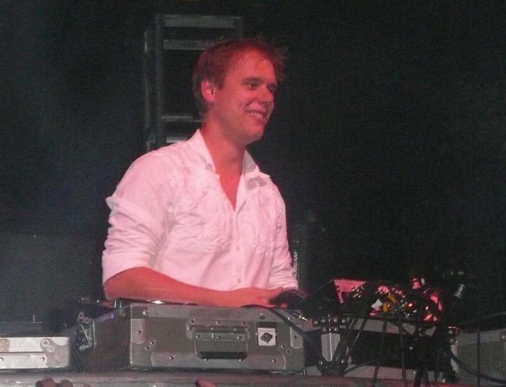 344 - ArminVanBuuren