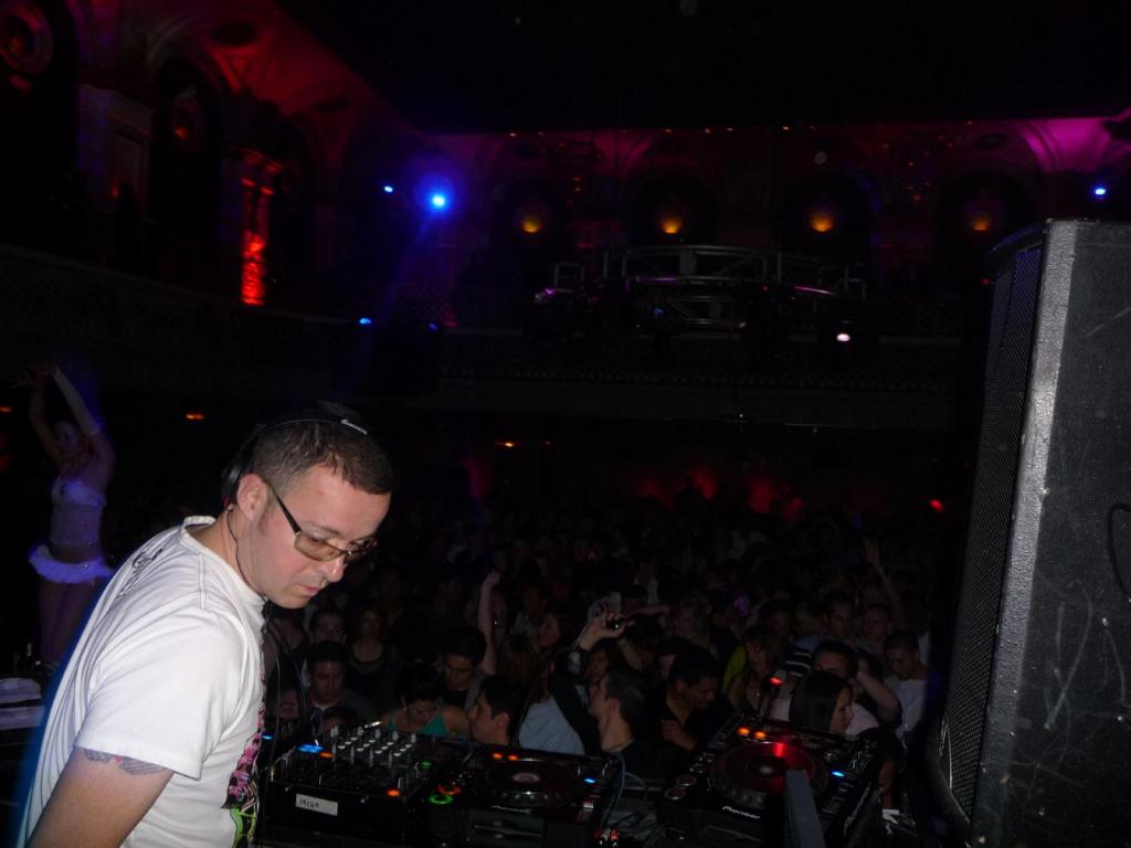 219 - Judge Jules