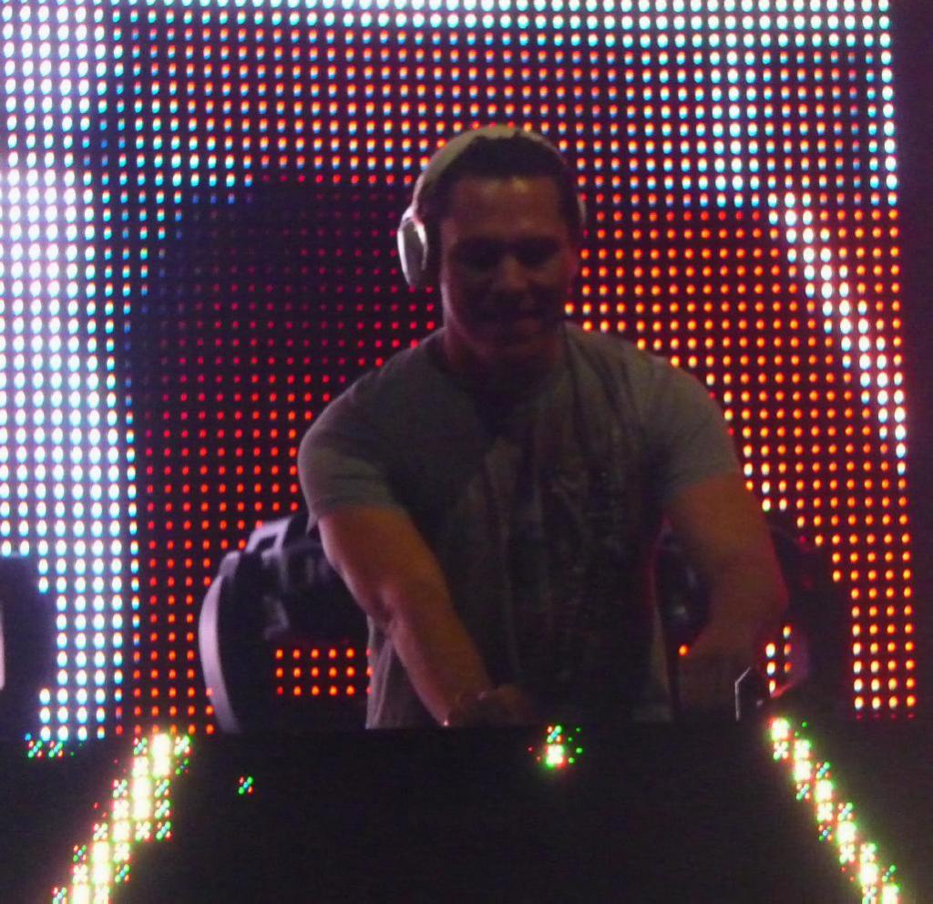 108 - CowPalace Tiesto