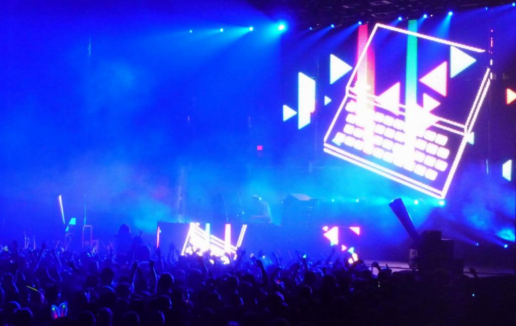 120 - CowPalace Tiesto