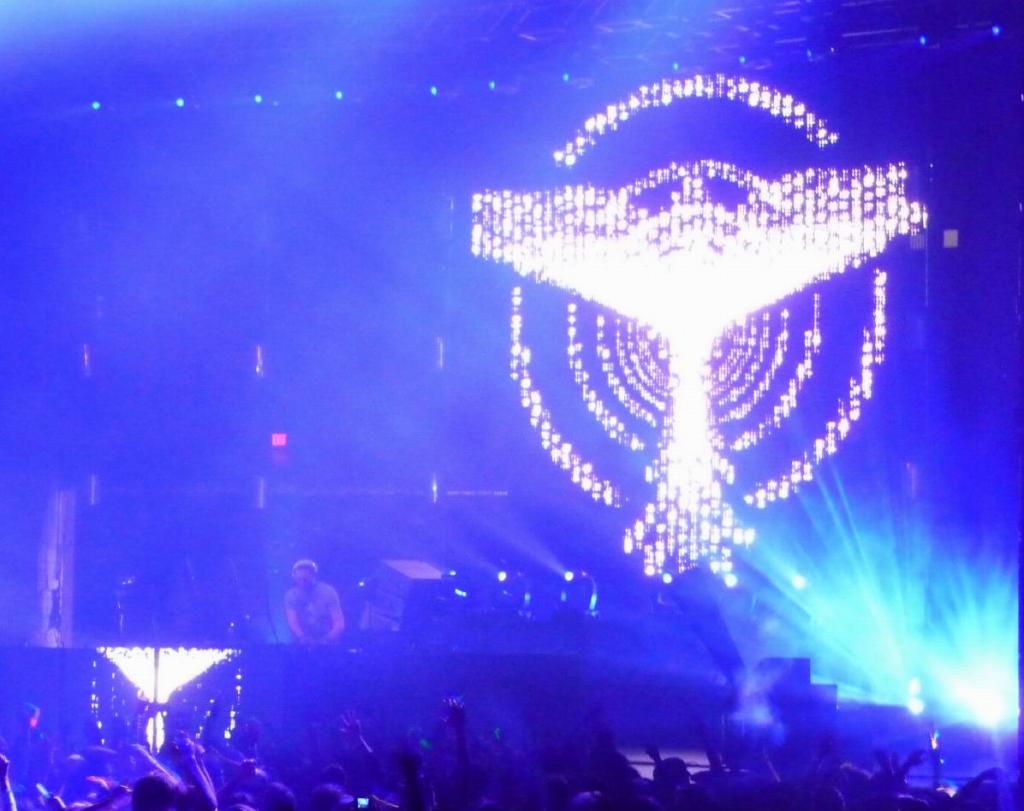 132 - CowPalace Tiesto