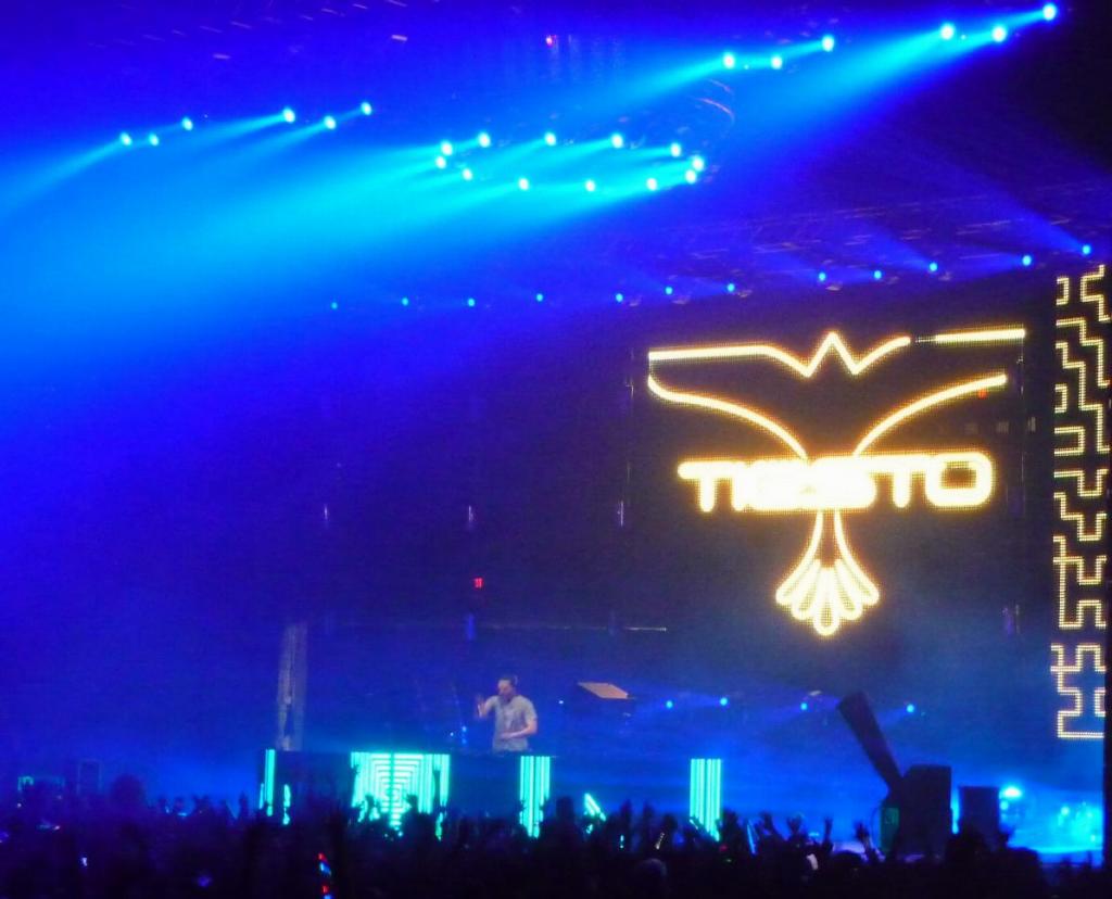 143 - CowPalace Tiesto