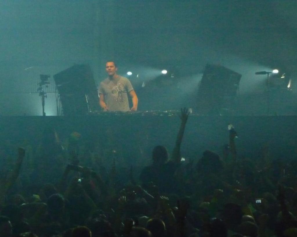 208 - CowPalace Tiesto