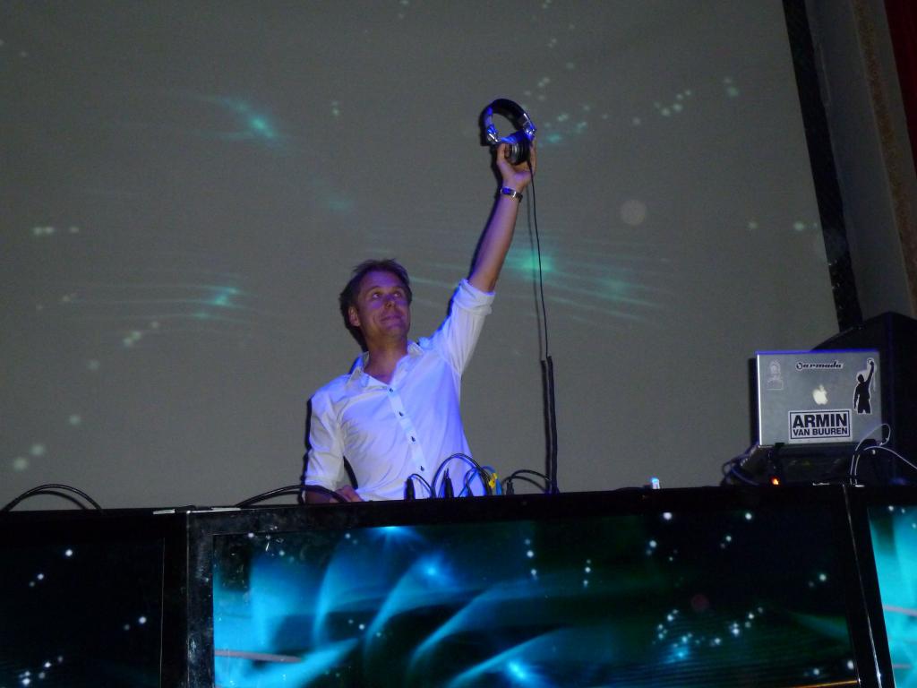 211 - Armin Van Buuren RubySkye