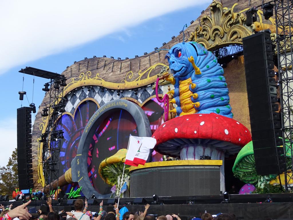 112 - 20140920 Shoreline Beyond Wonderland Day1
