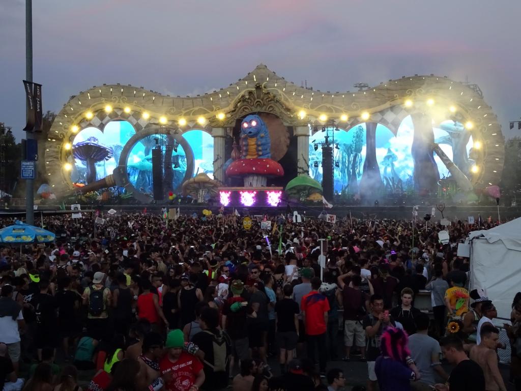 147 - 20140920 Shoreline Beyond Wonderland Day1