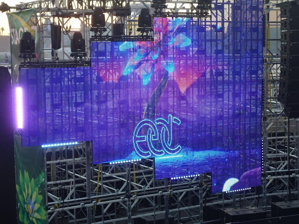 1073 - 20160617 EDC Vegas Day1