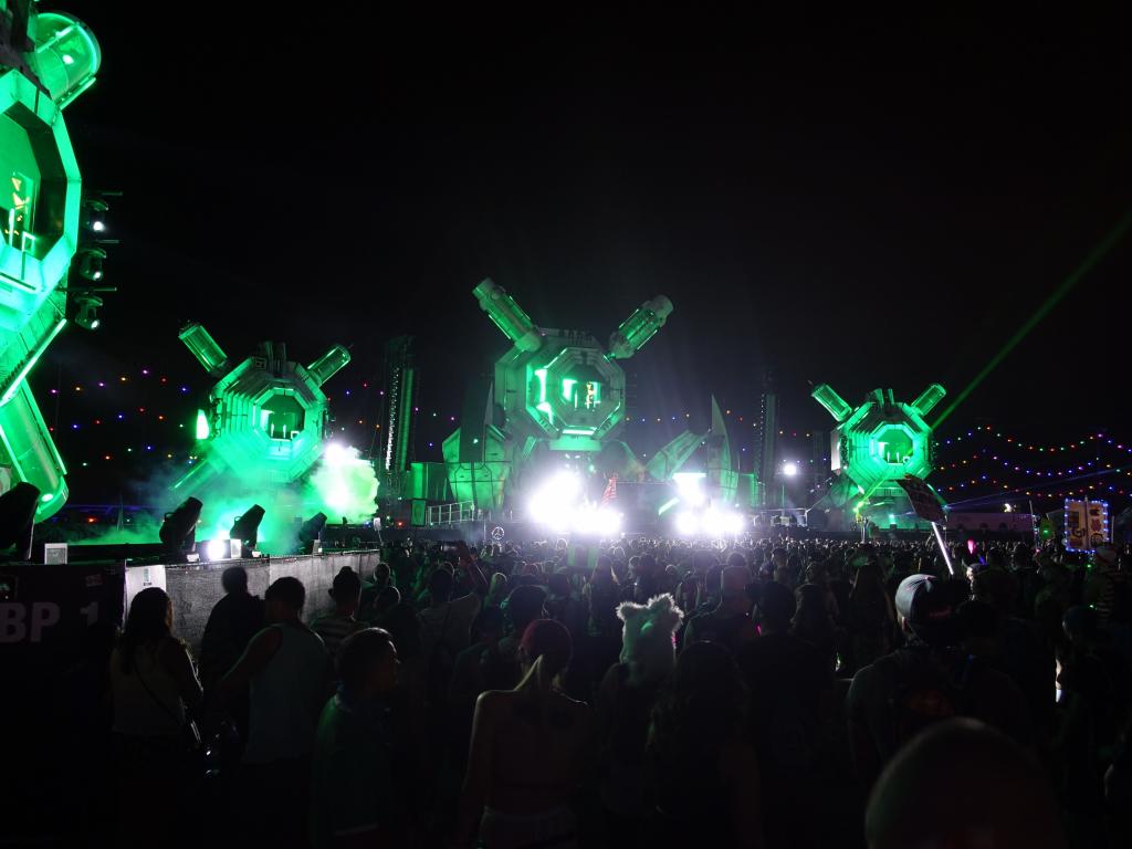 2011 - 20160617 EDC Vegas Day2
