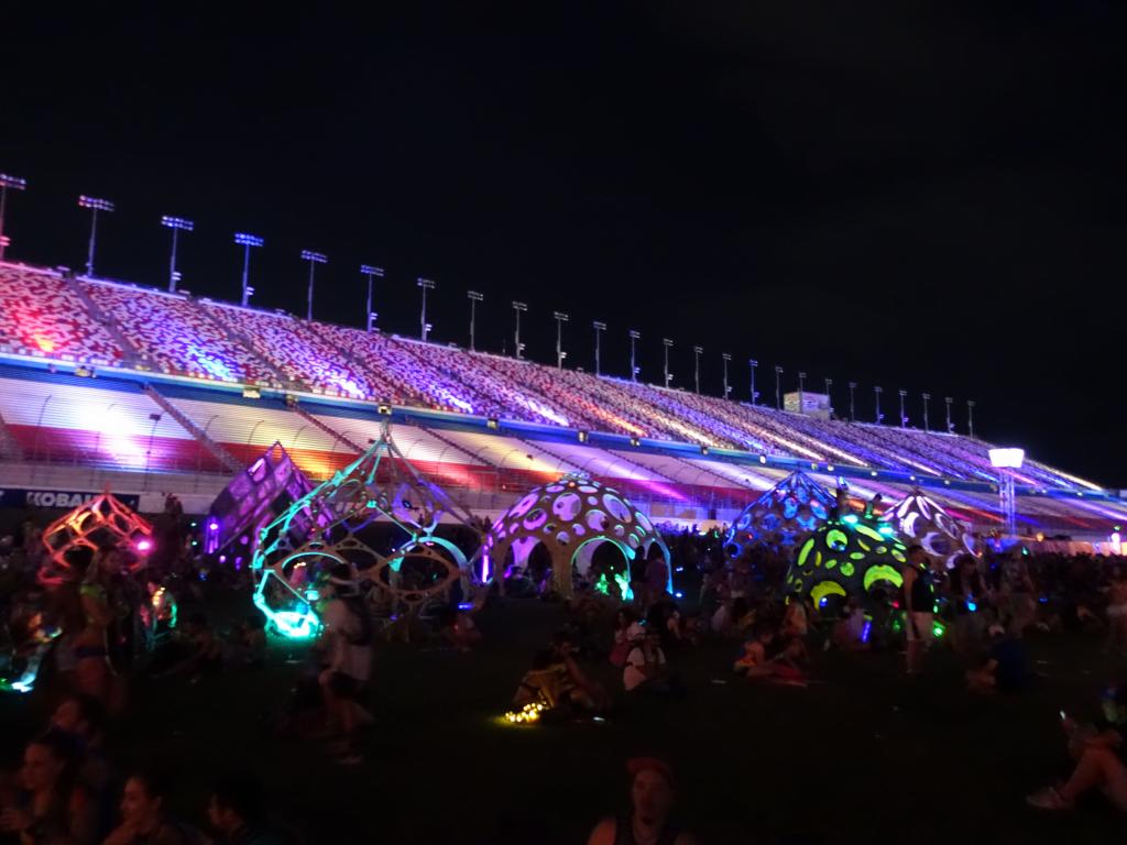 2067 - 20160617 EDC Vegas Day2