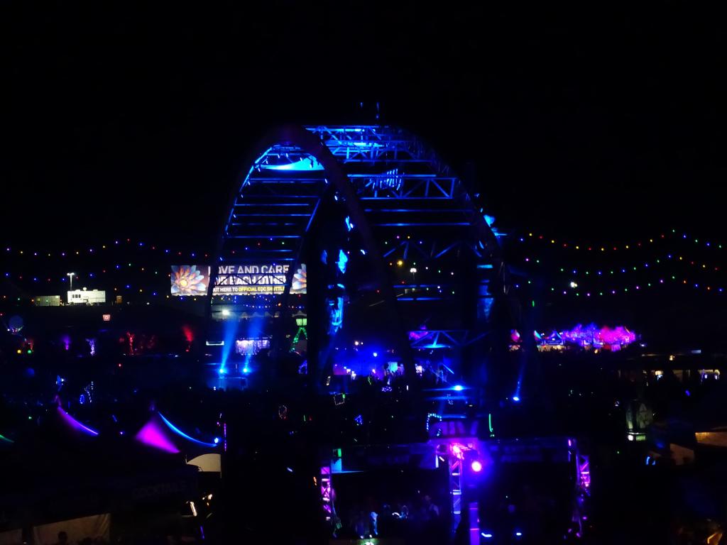 2084 - 20160617 EDC Vegas Day2