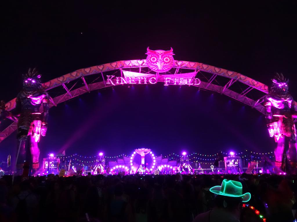 2115 - 20160617 EDC Vegas Day2