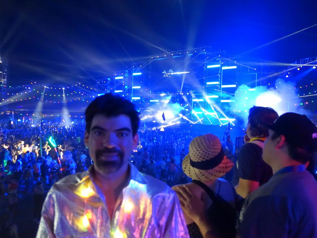 3037 - 20160617 EDC Vegas Day3