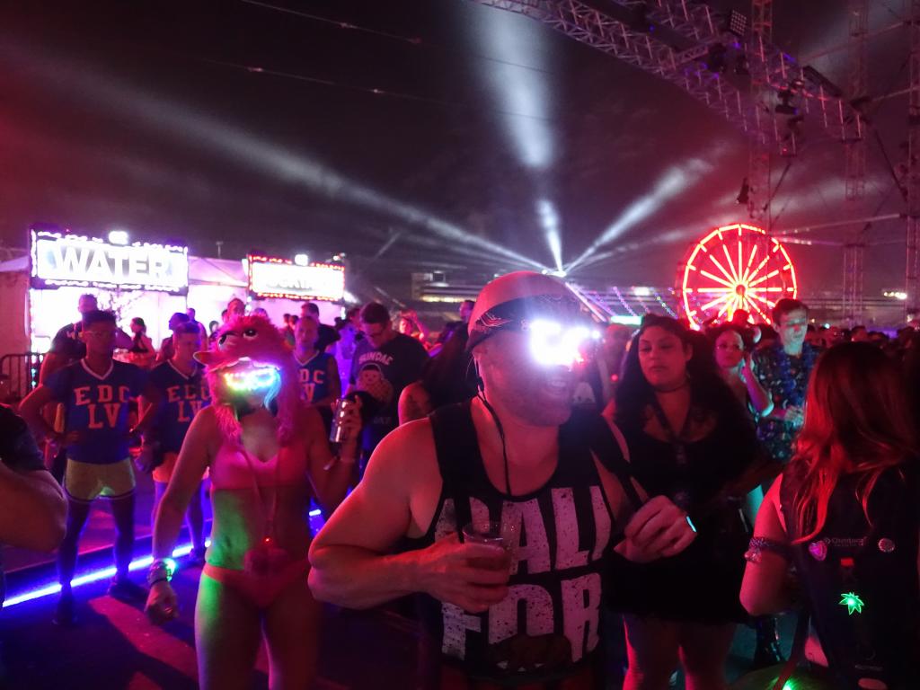 3161 - 20160617 EDC Vegas Day3