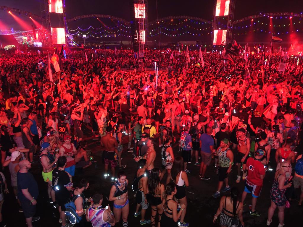 3162 - 20160617 EDC Vegas Day3