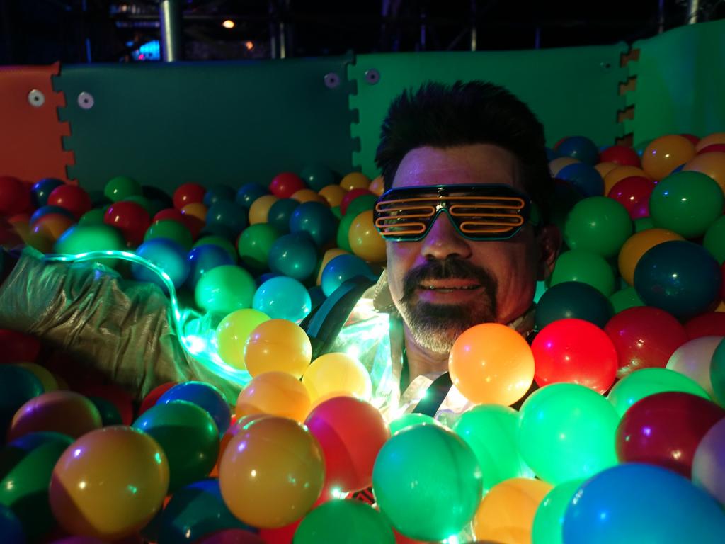 2088 - EDC Ball Pool