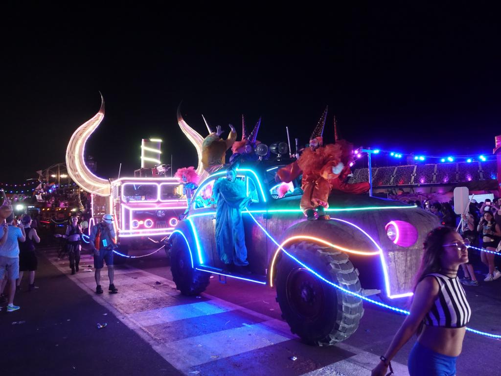 4048 - EDC Art Cars