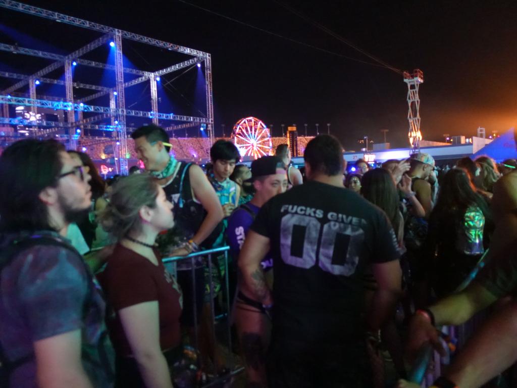 1153 - 20180518 EDC Vegas People