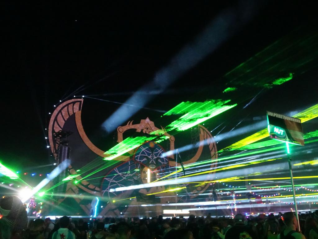 3027 - 20180518 EDC Vegas Day1