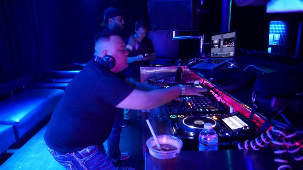 121 - 20181025 Ten15 Aly n Fila