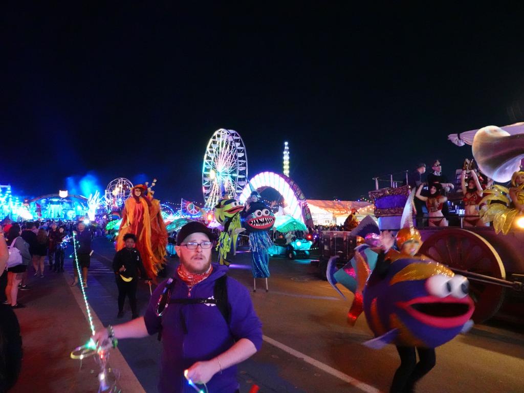 2505 - 20190517 EDC Parade