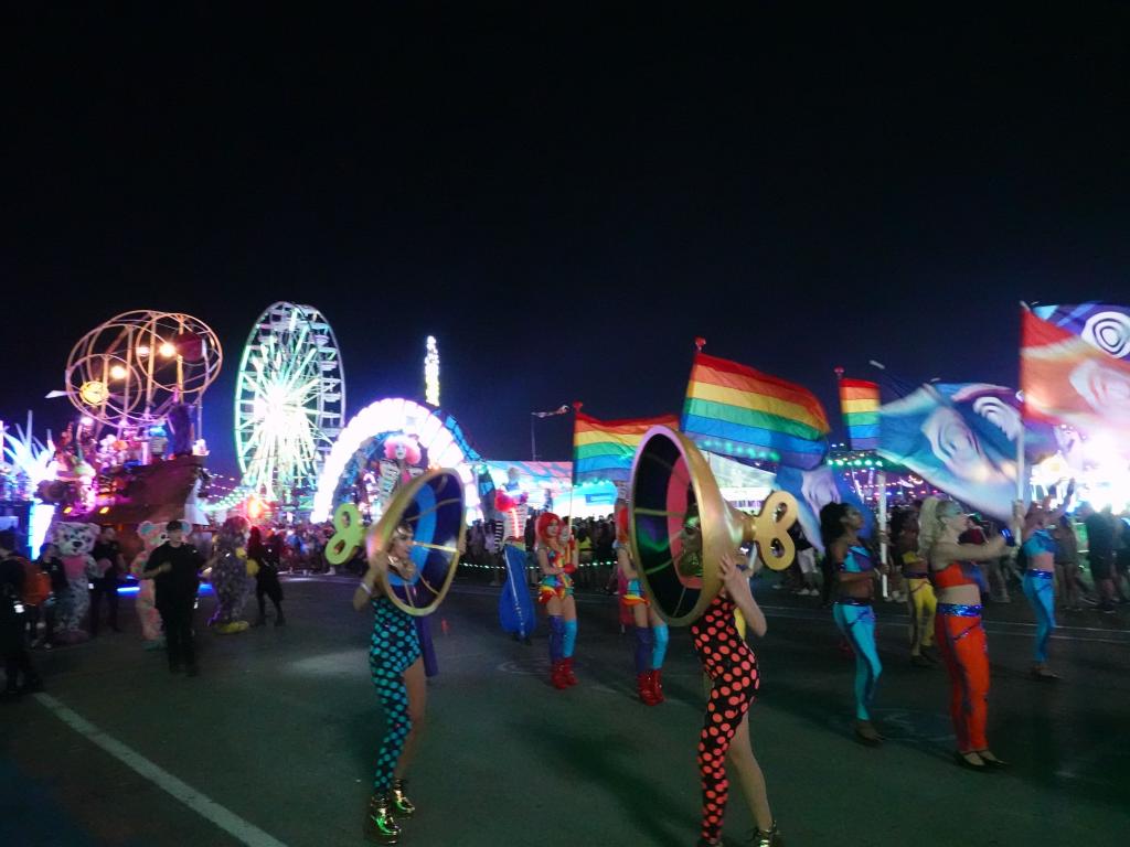 2513 - 20190517 EDC Parade