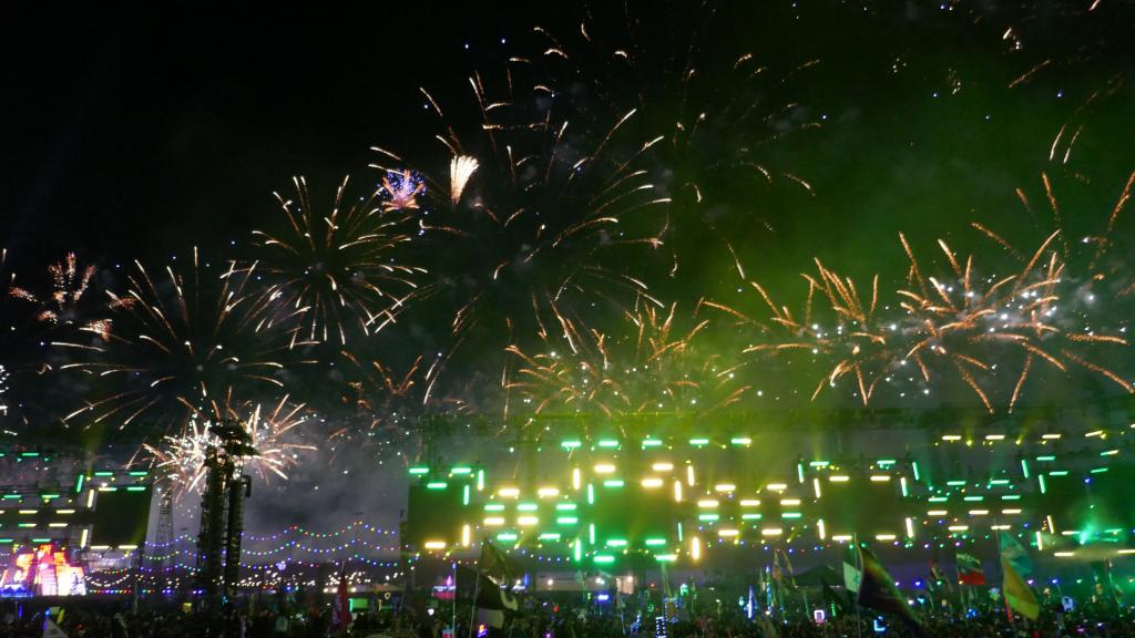 2908 - 20190517 EDC Fireworks