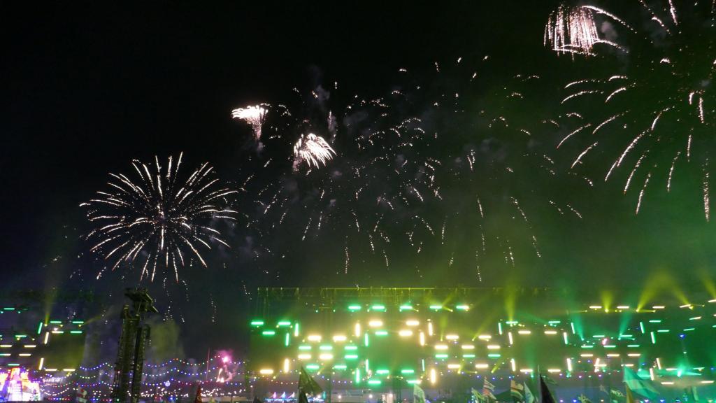 2930 - 20190517 EDC Fireworks