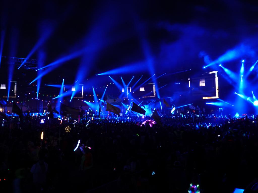 3247 - 20190517 EDC DJs Day1