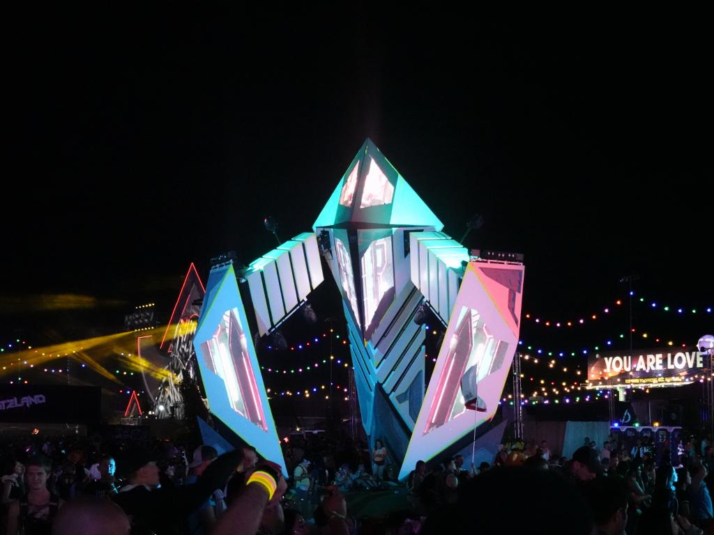 3409 - 20190517 EDC DJs Day2