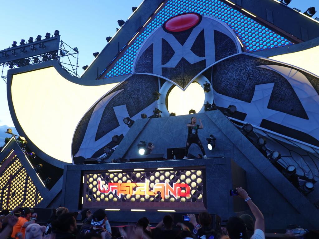 3707 - 20190517 EDC DJs Day3