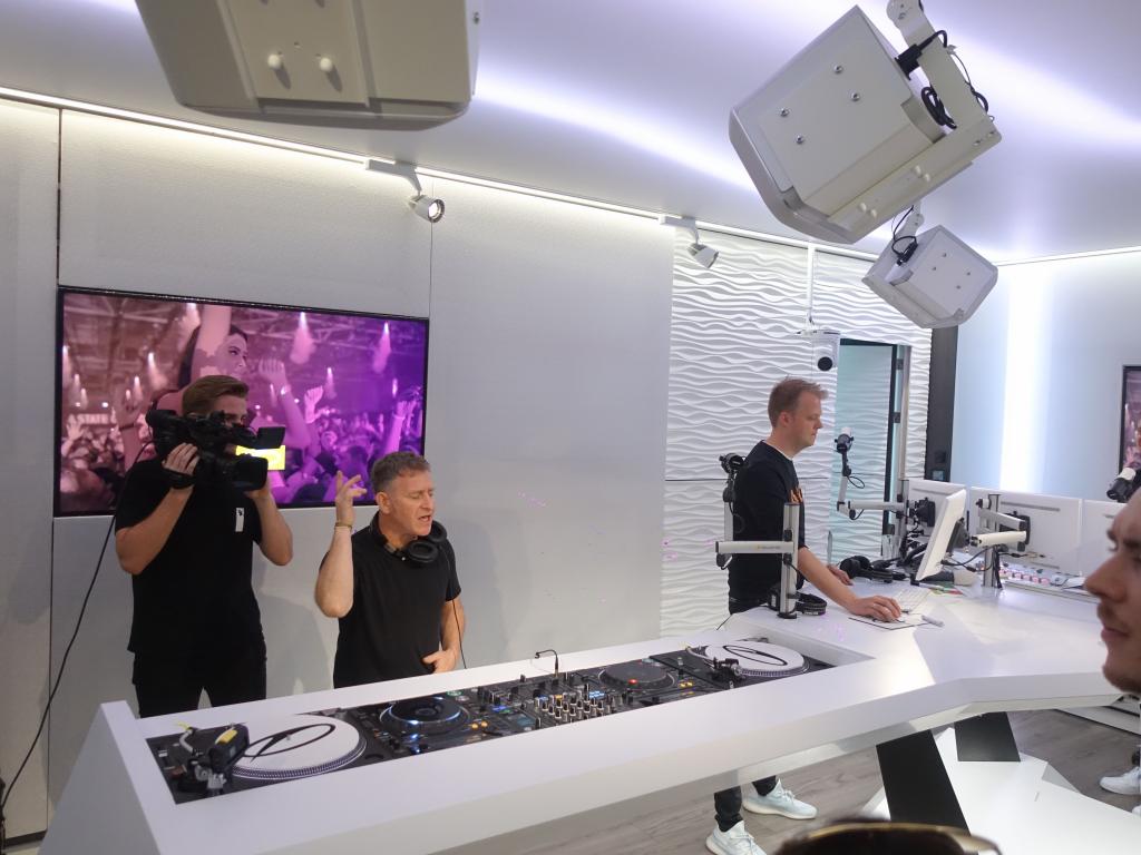 107 - 20191017 ASOT936 ADE Special