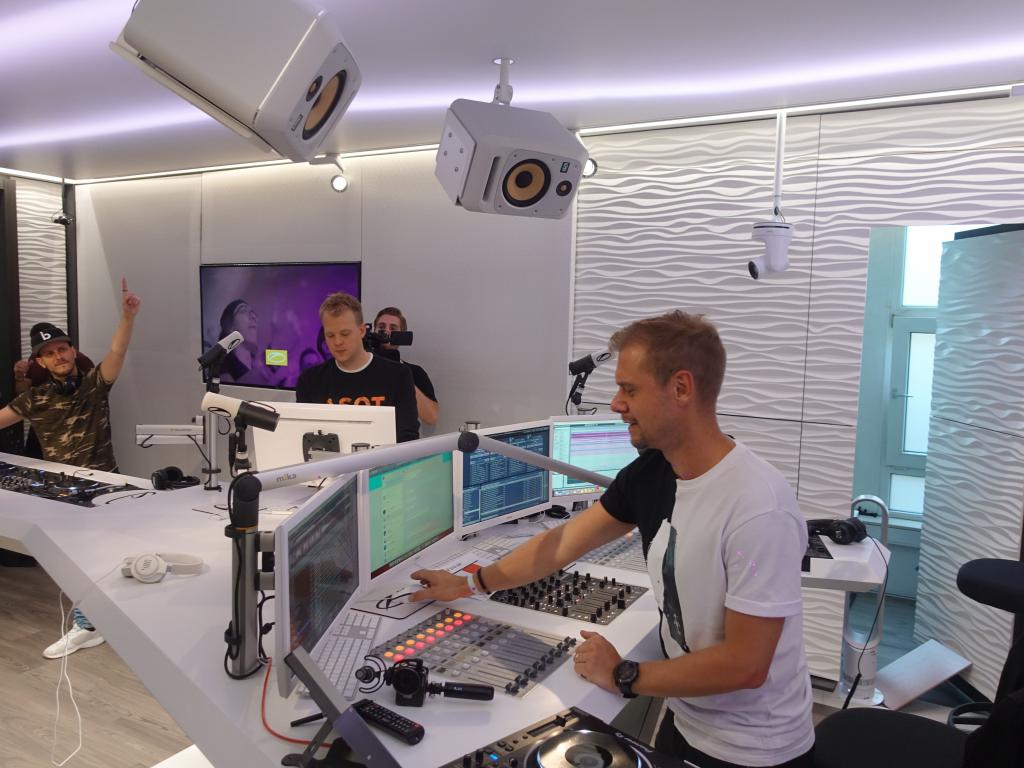 122 - 20191017 ASOT936 ADE Special