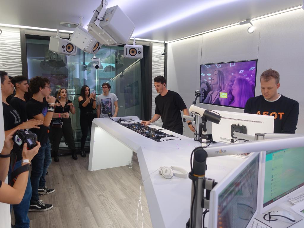 142 - 20191017 ASOT936 ADE Special